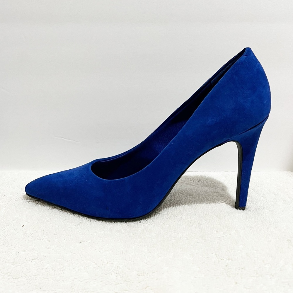 Christian Siriano Royal Blue Pointed Toe Suede Pumps